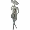 Broche femme en robe et chapeau avec nacre abalone