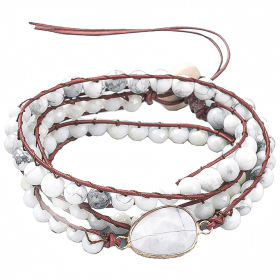 Bracelet wrap 3 tours avec perles de howlite et verre sur cordon cuir 