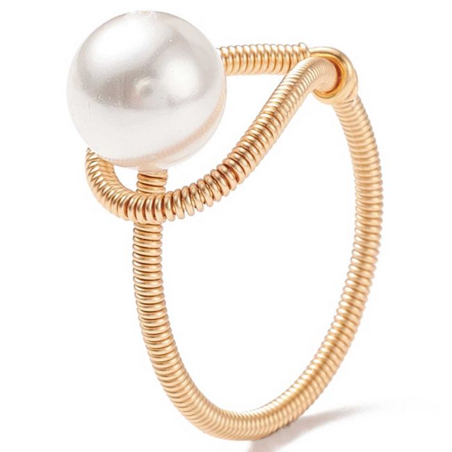 Bague perle de culture sur fil doré