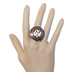 Bague ronde en bois de coco et coquillage incrusté - Modèle 1