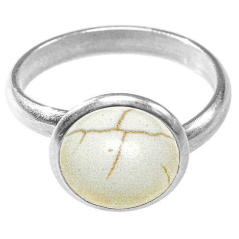 Bague argentée avec cabochon rond en magnésite
