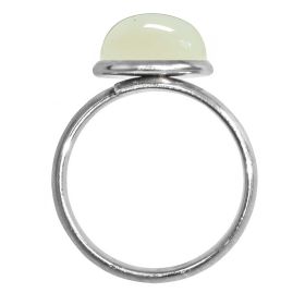 Bague argentée avec cabochon rond en pierre de lune blanche