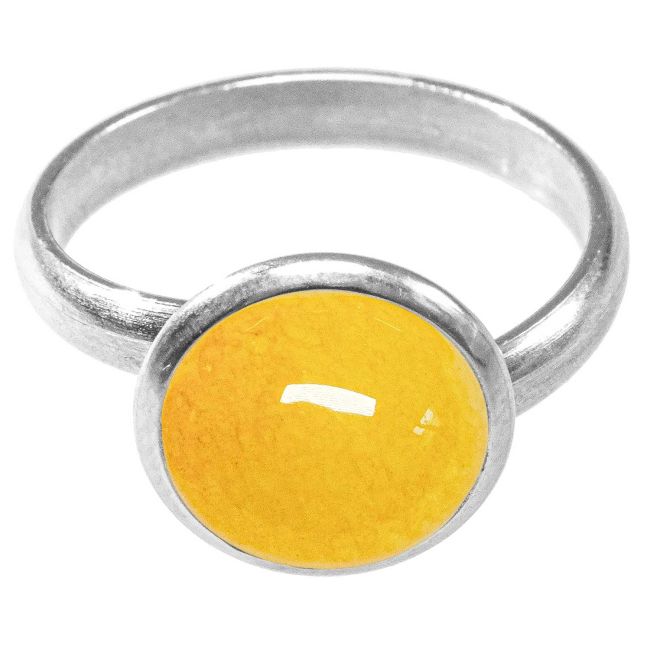 Bague argentée avec cabochon rond en jade teinté jaune