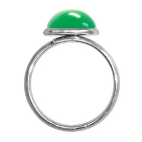 Bague argentée avec cabochon rond en onyx vert