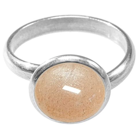 Bague argentée avec cabochon rond en pierre de soleil