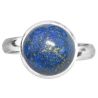 Bague argentée avec cabochon rond en lapis lazuli
