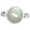 Bague argentée avec cabochon rond en pierre de lune blanche