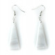 Boucles d'oreilles pendantes triangle en nacre blanche