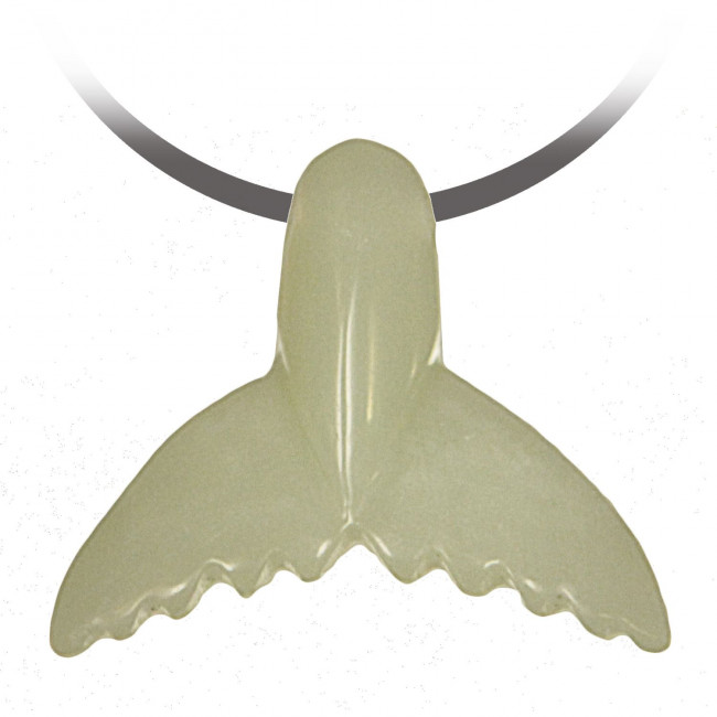 Pendentif pierre percée queue de baleine en jade de Chine