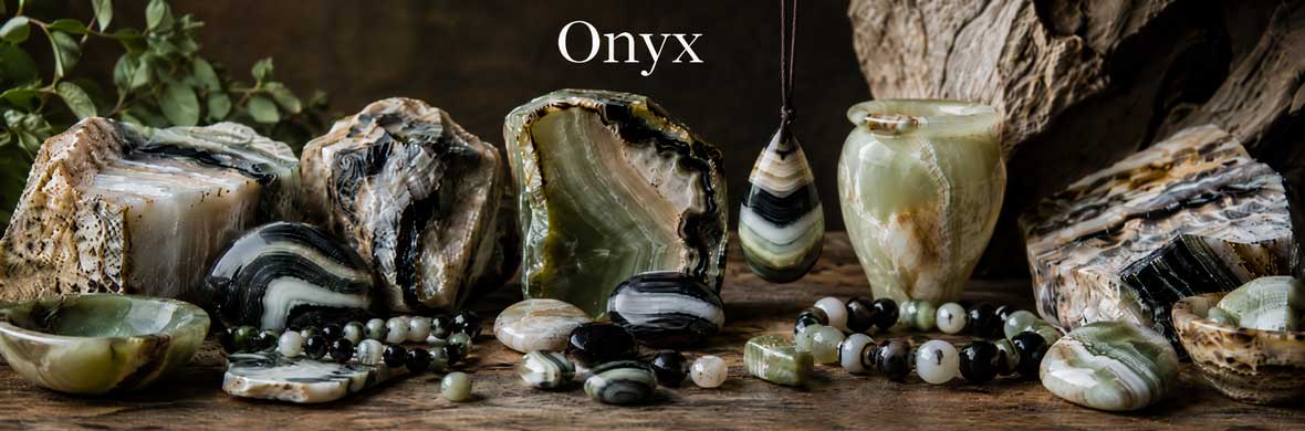 onyx naturel, pierres polies, cristaux et bijoux en onyx